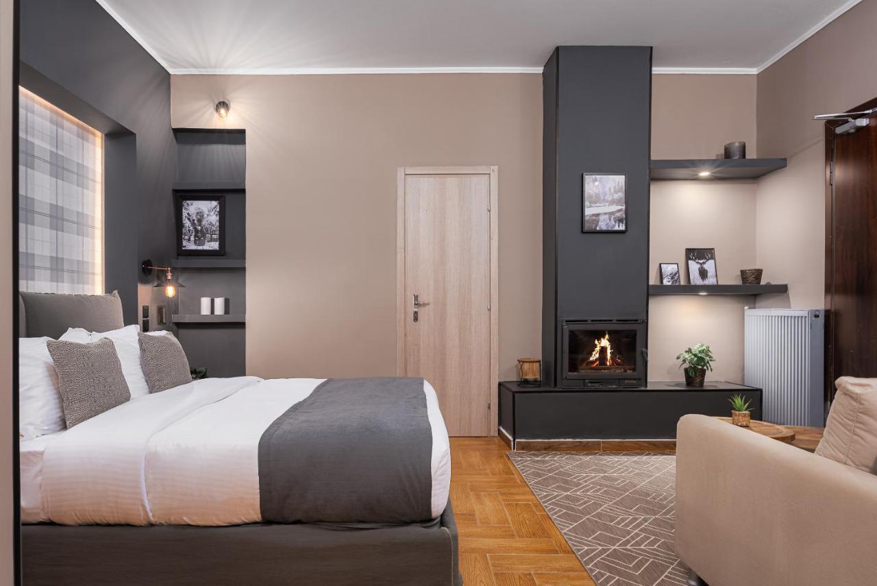 Gm Luxury Suites กาลาวริตา ภายนอก รูปภาพ
