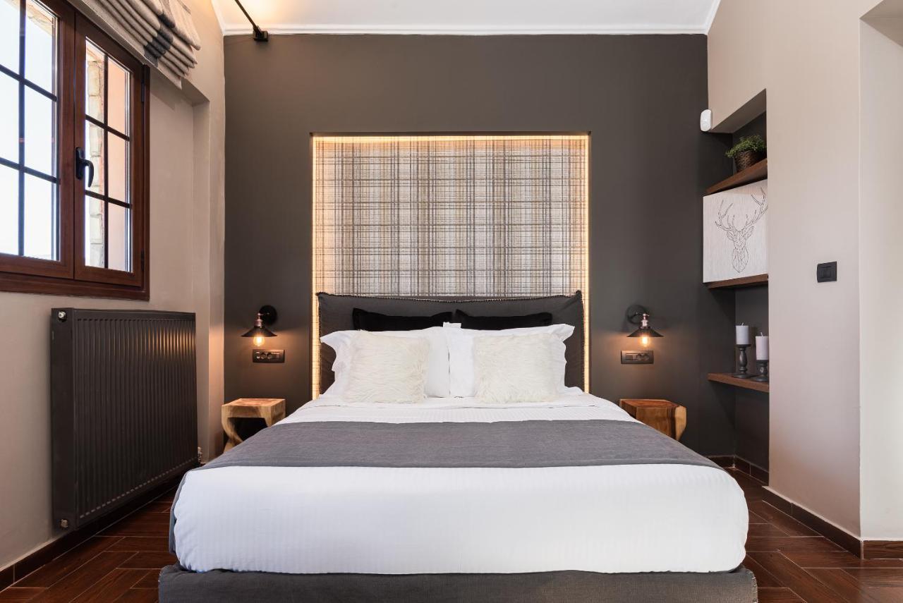 Gm Luxury Suites กาลาวริตา ภายนอก รูปภาพ