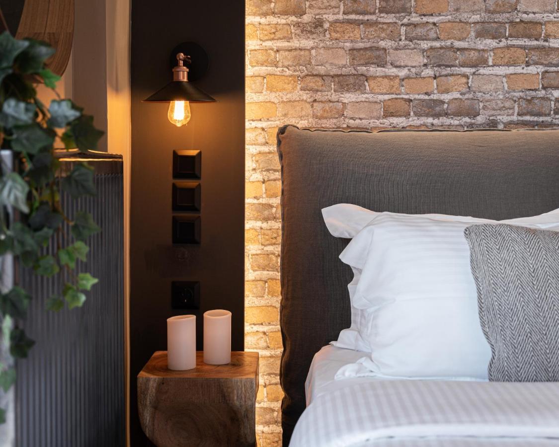 Gm Luxury Suites กาลาวริตา ภายนอก รูปภาพ