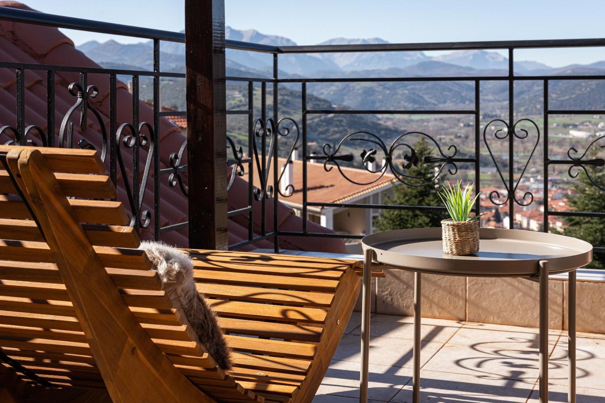 Gm Luxury Suites กาลาวริตา ห้อง รูปภาพ